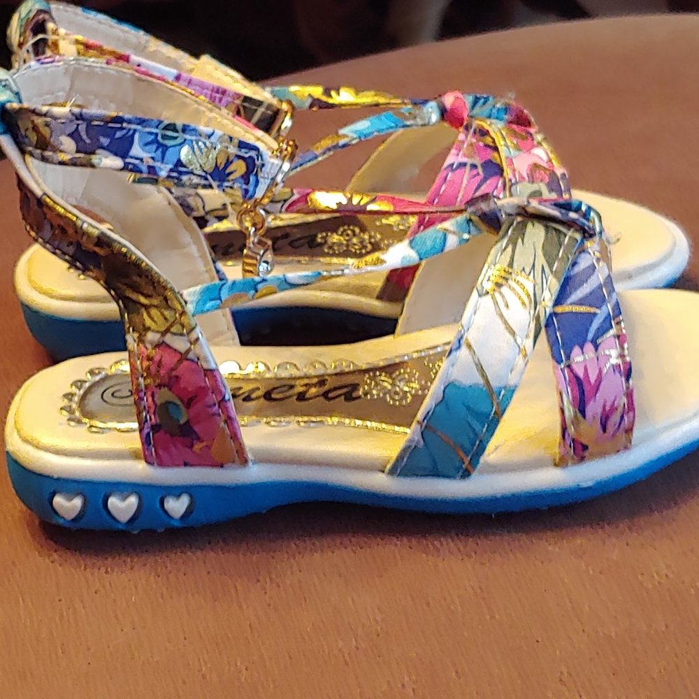 Shoes - Picture 2 of 4